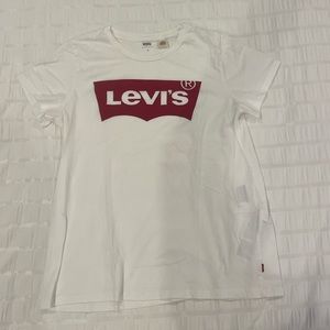 Levi’s size small white tee